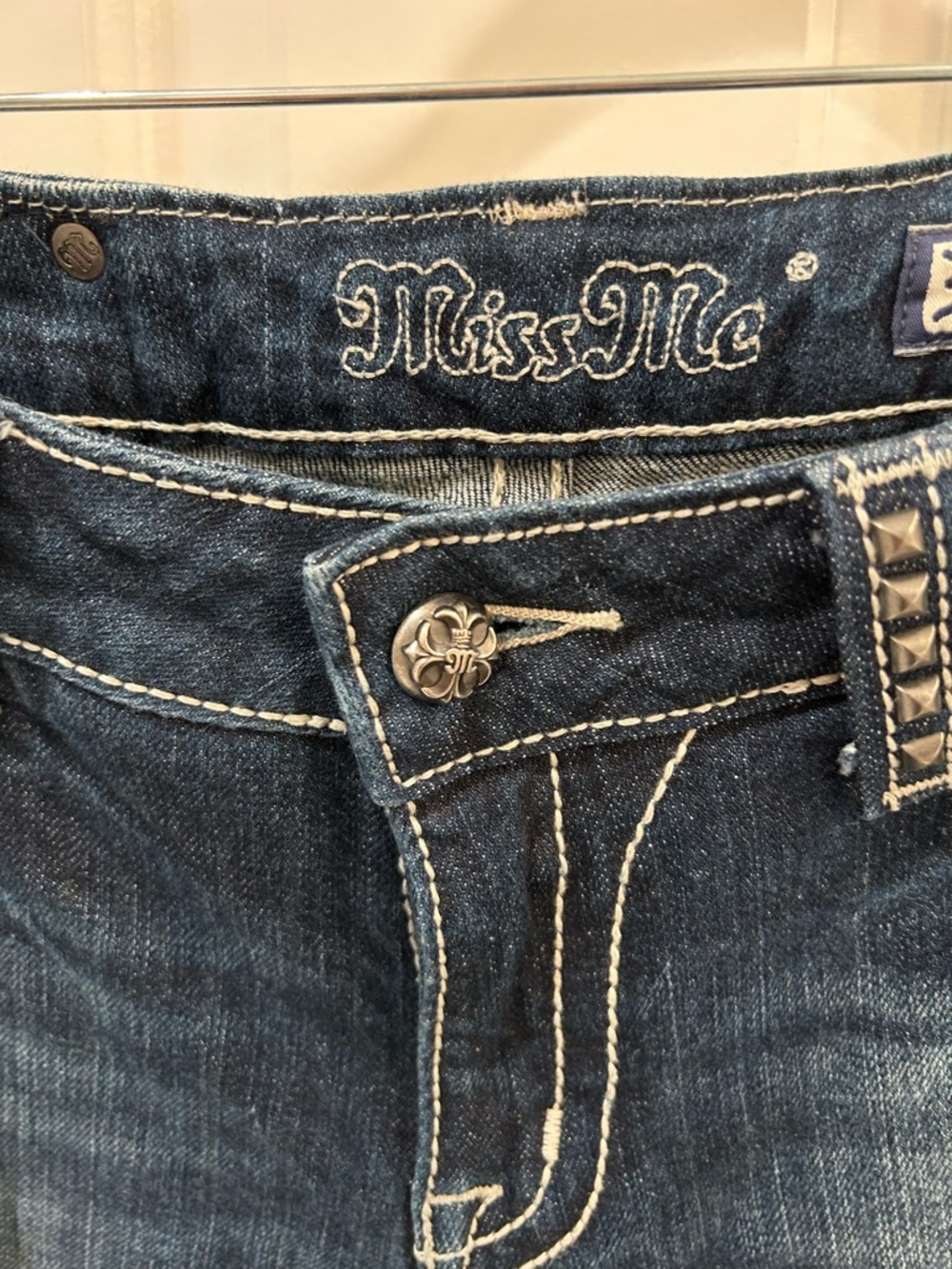 Vintage Miss Me Mid Rise Bootcut Jeans Studded Embellished Flap Pocket 31 x 35 - Picture 6 of 13